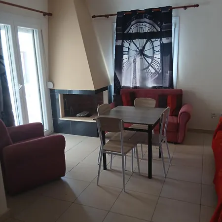 Maria De Luxe Chrisi Ammoudia