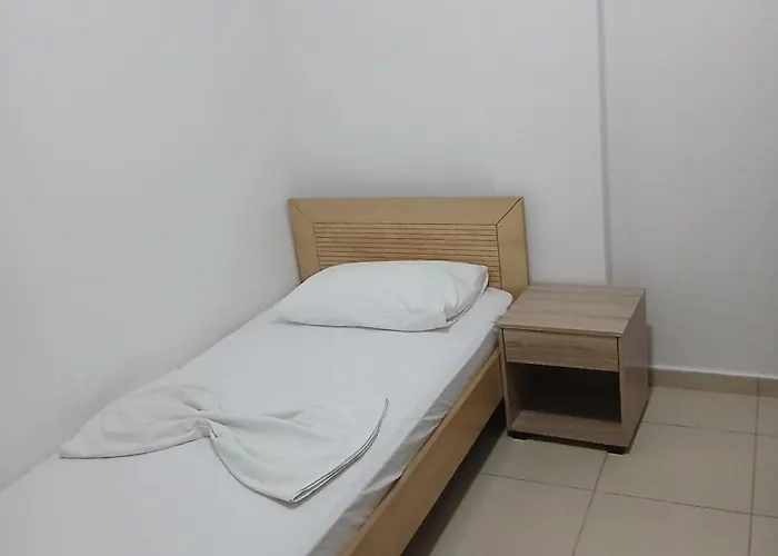 Maria De Luxe * Chrysi Ammoudia